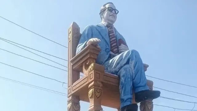 அம்பேத்கர் சிலை 