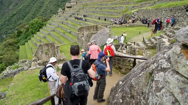 Turistas em Machu Picchu