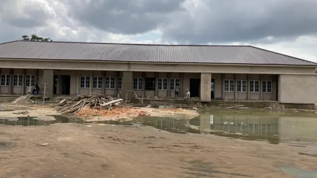 Na nzaghachị, Ekeoma kwuru na ọ bụ ihe dị mma ka ndị a na-achị na-ekwupụta okwu ma ọ bụrụ ha hụụ ihe dị aṅaa n'ọchịchị gọọmenti.