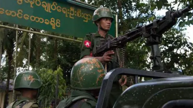 မောင်တောမှာ စစ်ကောင်စီ စခန်း ၂ ခုအသိမ်းခံထားရ ပြီးတိုက်ပွဲတွေ ဖြစ်နေ (ပုံအဟောင်း)