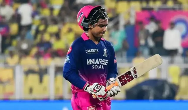 Vaibhav Suryavanshi played a fiery innings in the IPL match played on Monday.
සඳුදා පැවති IPL තරඟයේදී වෛභව් සූර්යවංශි ප්රවේගකාරී ඉනිමක් ක්රීඩා කළේය.