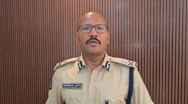 విశాఖ తీరం, మత్స్యకారుల గల్లంతు, బోటు బోల్తా, ఫింషింగ్ హార్బర్,బోటు IND-AP-MM-V5-83