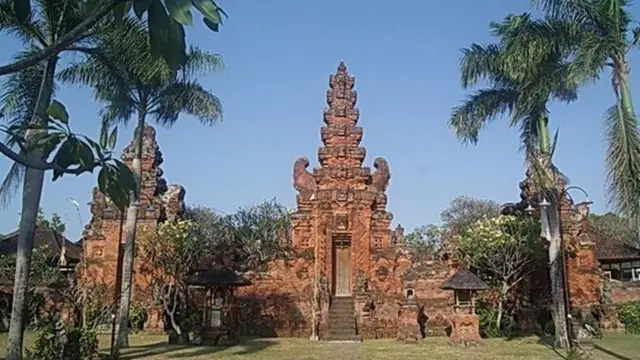 Puri Satria peninggalan Kerajaan Badung.