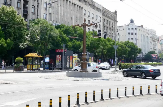 теразије, споменик на теразијама, теразије на кружном току