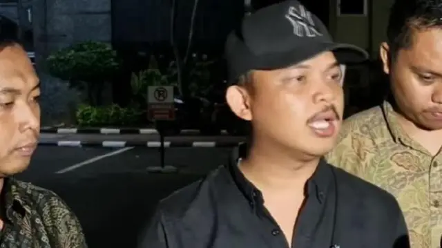 Rizki Abdul Rahman Wahid yang menyebut dirinya sebagai Presidium Angkatan Muda Nahdlatul Ulama (NU)