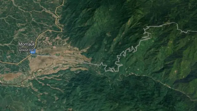 မိုးမောက်အနီး 