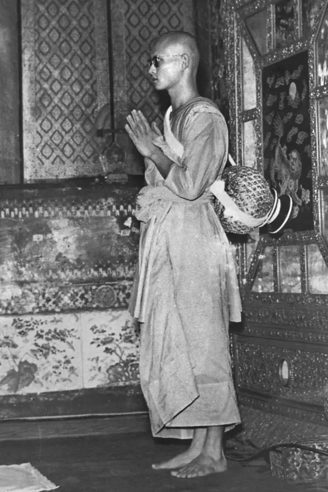 ရဟန်းဘဝနဲ့ တွေ့ရတဲ့ ထိုင်းဘုရင် ဘူမိဘော