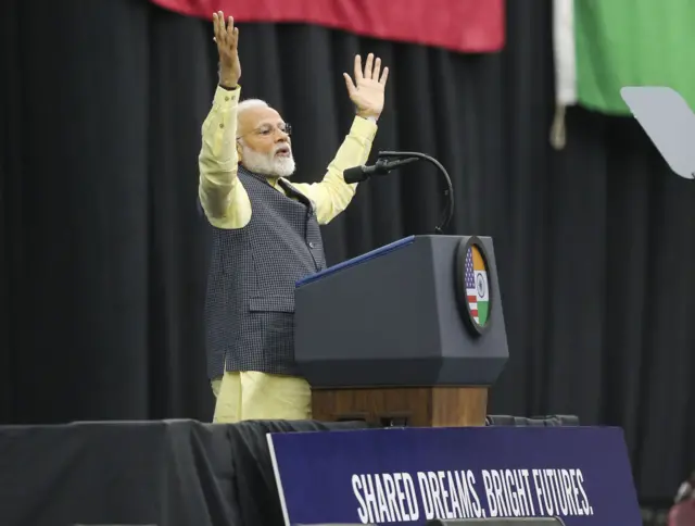 नरेंद्र मोदी