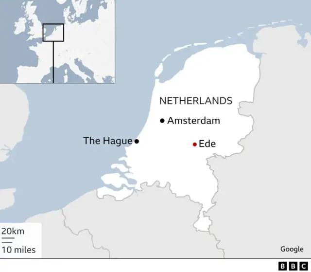 နယ်သာလန်၊ ပြန်ပေးဆွဲမှု၊ 