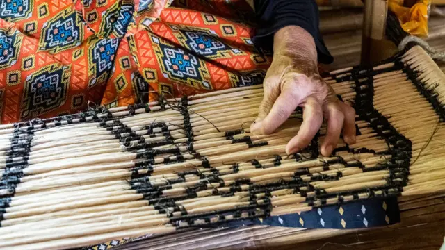 සිහින වියමන් වර්ණ තුනකින් සමන්විත වන අතර ඒවා සියල්ල ම නිර්මාණය කර ඇත්තේ ස්වභාවික කෙඳිවලින් සහ ස්වභාවික සායම්වලිනි