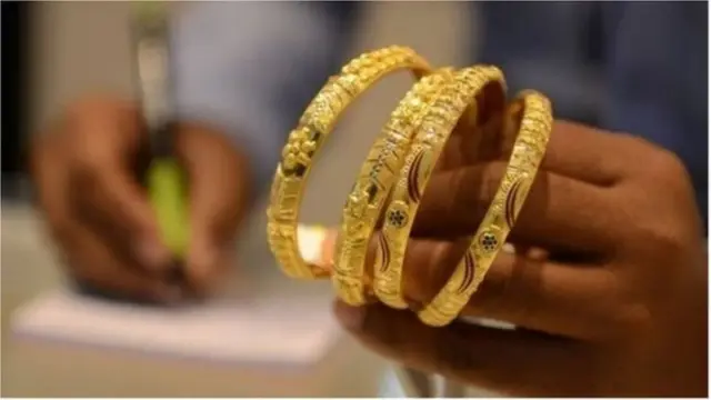 ভল্টে স্বর্ণালঙ্কারও জমা থাকে।