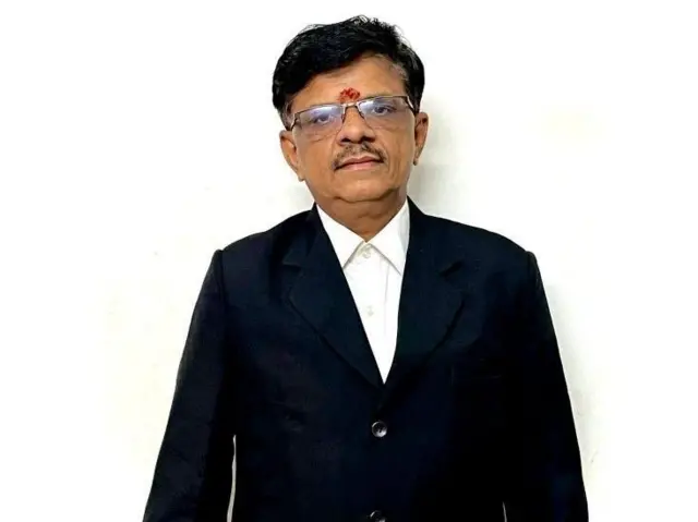 विमा घेताना काय काळजी घ्यावी, हे ग्राहक संरक्षणाशी संबंधित प्रकरणे हाताळणारे अॅडव्होकेट नटराजन सांगतात.