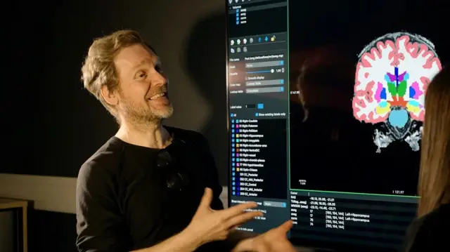 प्रोफ़ेसर थॉर्स्टन बार्नहोफ़र