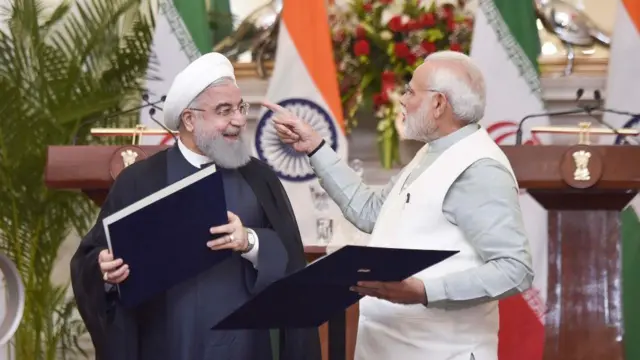 ईरान के पूर्व राष्ट्रपति हसन रूहानी और भारत के प्रधानमंत्री नरेंद्र मोदी