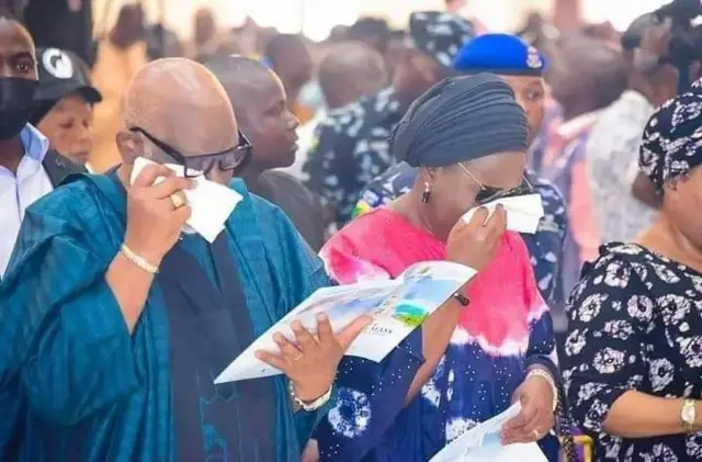 Owo church attack victims mass burial: Fotos, updates