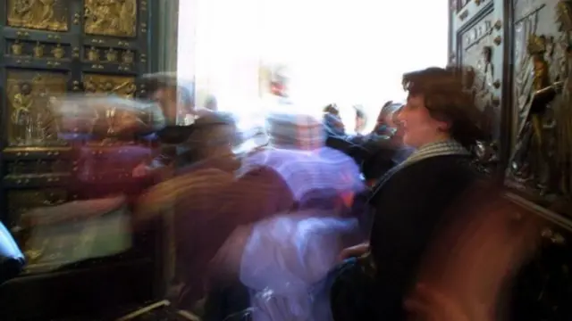 Pintu-pintu suci basilika kepausan di Roma