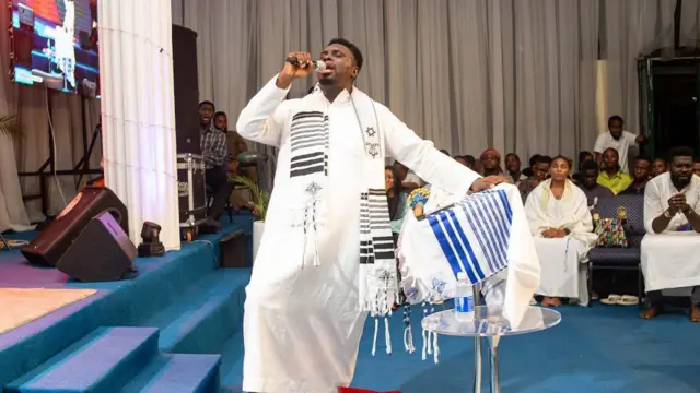 Joel Ogebe ninu ṣọọṣi