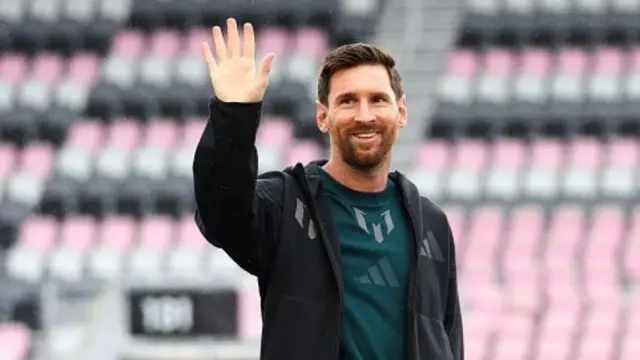 మెస్సీ, రేవంత్ రెడ్డి, ఫుట్‌బాల్, హైదరాబాద్