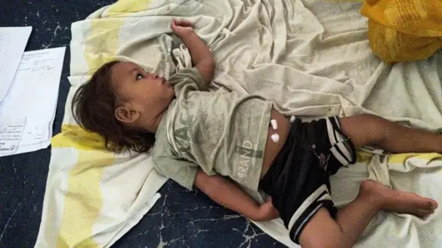 The child is completely healthy now. දරුවා දැන් නිරෝගීව සිටිනවා.