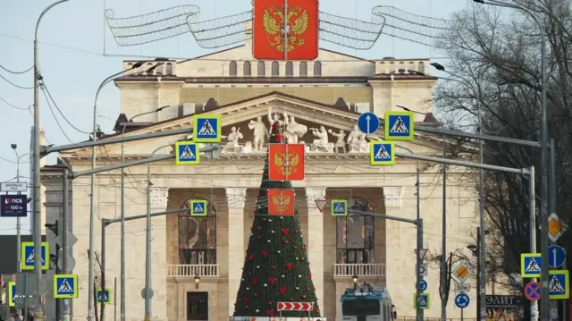 Фасад нового театра в Мариуполе