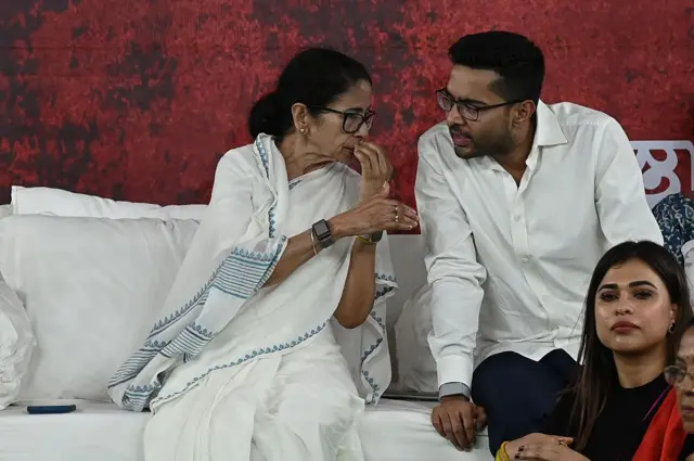 ममता बॅनर्जी आणि अभिषेक बॅनर्जी