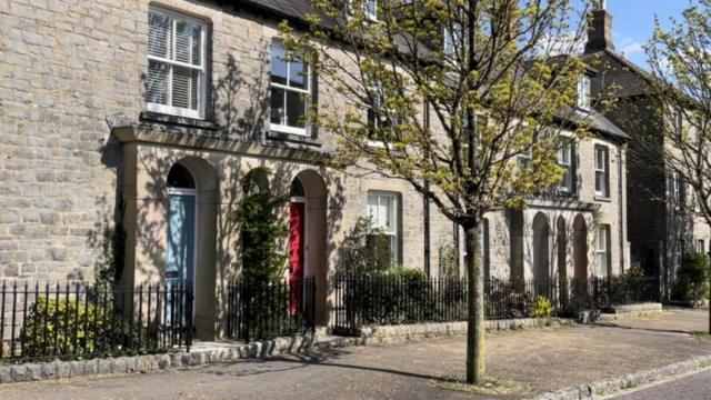 Fachadassport e crbcasassport e crbPoundbury