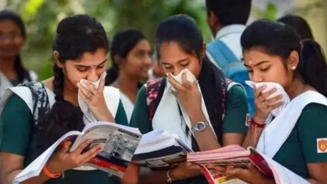 நீட் பயிற்சிக்கு பணம் இல்லாததால், மருத்துவ கனவுகளை கைவிடும் கிராமப்புற மாணவர்கள்