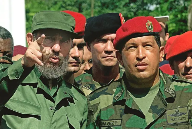 Với việc Hugo Chavez lên nắm quyền, Venezuela trở thành phao cứu sinh mới của Cuba
