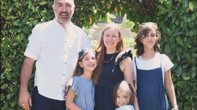 સારાહ ડગ્લાસ, બીબીસી, ગુજરાતી