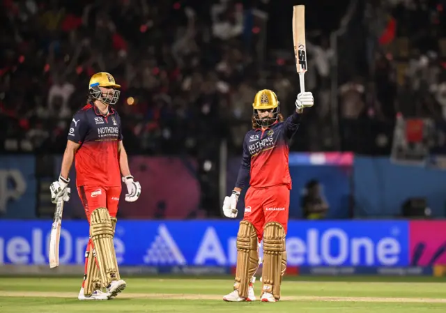 இந்தப் போட்டியில் ஆட்டமிழக்காமல் 33 பந்துகளில் 93 ரன்கள் விளாசினார் ரஜத் பட்டிதார்