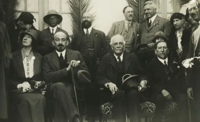 Chaim Weizmann, Arthur Balfour dan Nahum Sokolow 