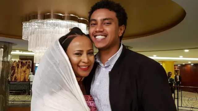 አዲስ ገብረማርያም እና ልጇ