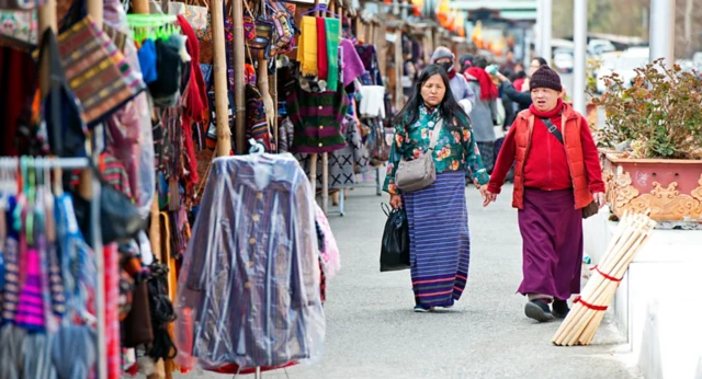 ቡታን እንደ ጠቅላላይ የአገር ውስጥ ምርት ልኬት ሁላ ጠቅላላ የአገር ውስጥ ደስተኛነት ልኬት በማስተዋወቅ ዝነኛ ሆናለች።