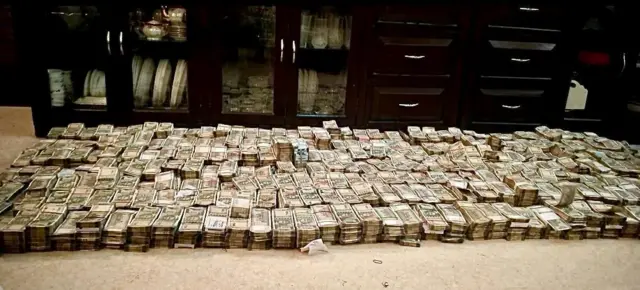 ਸੀਬੀਆਈ ਵੱਲੋਂ ਤਲਾਸ਼ੀ ਬਾਅਦ ਜਾਰੀ ਕੀਤੀ ਗਈ ਤਸਵੀਰ