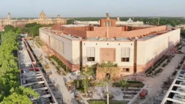 மக்களவை சபாநாயகர் எப்படி தேர்வு செய்யப்படுகிறார்? அவரை பதவியிலிருந்து நீக்க முடியுமா?