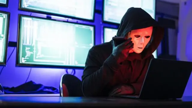 ஐந்தே மாதங்களில் 35 கோடி மோசடி