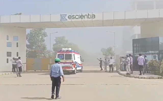 એનડીઆરએફની ટીમો દુર્ઘટનાસ્થળ પર પહોંચી છે