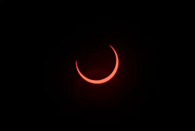 Eclipse solar no céu