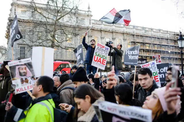 ح﻿تی پیش از قتل جمال خاشقجی، وقتی محمد بن سلمان به لندن آمد، چندین تظاهرات علیه او برگزار شد