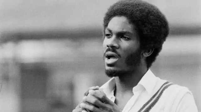 હોલ્ડિંગ