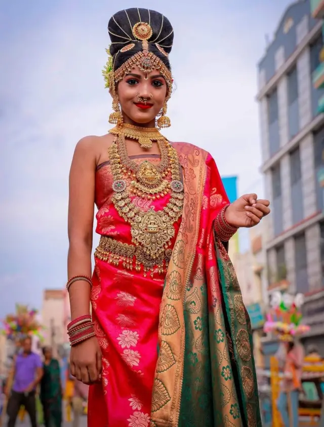 நூற்றாண்டுகள் கடந்தும் மதுரை சித்திரைத் திருவிழாவை கொண்டாட்டத்திற்கான மையமாக மக்கள் பார்ப்பது ஏன்?