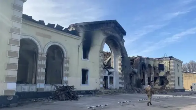 Dik bilan bir qizni oldi