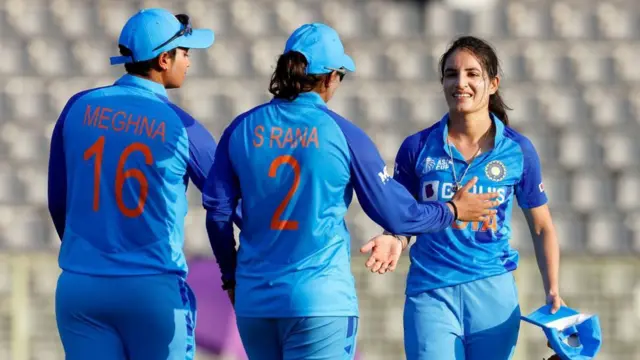 మహిళా జట్టు 