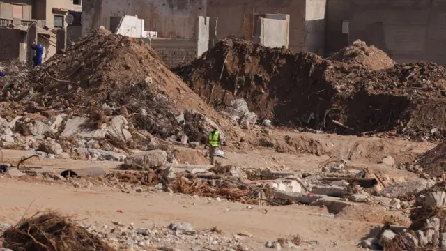 دمار كبير لحق بالمدينة