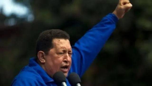 माजी राष्ट्राध्यक्ष ह्यूगो चावेझ यांचं 2013 साली निधन झालं. त्यांच्यानंतर निकोलस मादुरो राष्ट्राध्यक्ष बनले