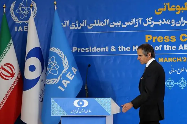 رافائل گروسی، مدیرکل آژانس بینالمللی انرژی اتمی در سفری که پیش از مرگ ابراهیم رئیسی و در اردیبهشت ماه به تهران داشت گفته بود، ایران تمایل به همکاری بیشتر با آژانس را نشان داده است
