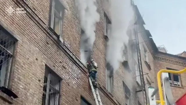 Босс фотосы бар порно Ол жатырына порно салып қойды.