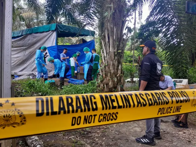 Ekshumasi makam Rindu Syahputra Sinaga.