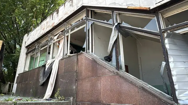 Зруйнована будівля в Дніпрі 