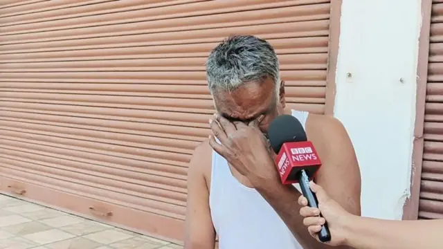 या दंगलीविषयी बोलताना अब्दुल खलील यांना रडू कोसळलं.